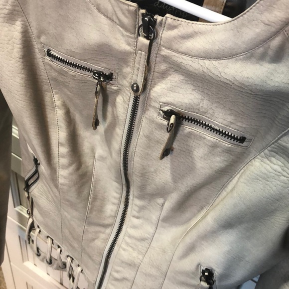 Jacket - Picture 6 of 6